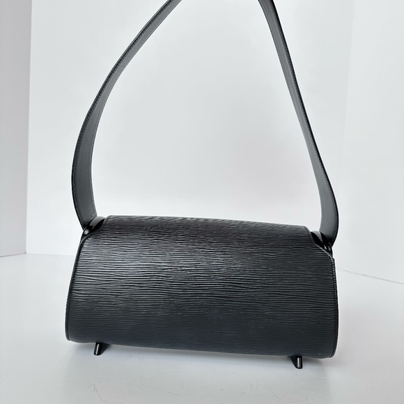 Louis Vuitton Black Epi Nocturne PM Vintage Shoulder Bag - Picture 2 of 13